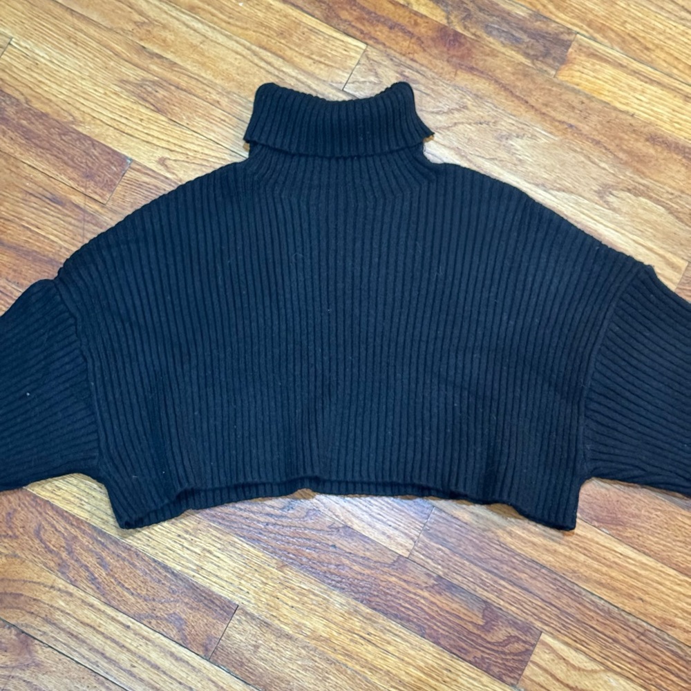 Zara Black Ribbed Crop Top